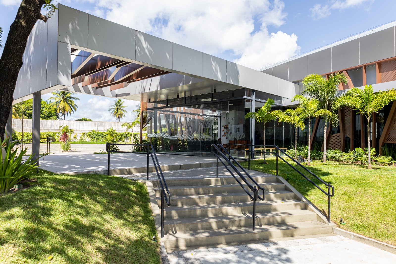 sebrae hostdime